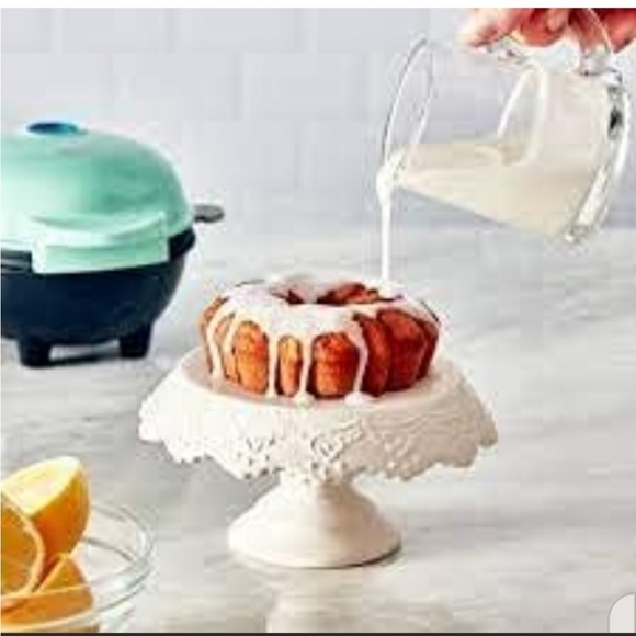 đź’ĄNEW MINI BUNDT CAKE MAKER | Color Aqua | Brand Dashđź’Ą - Picture 4 of 8